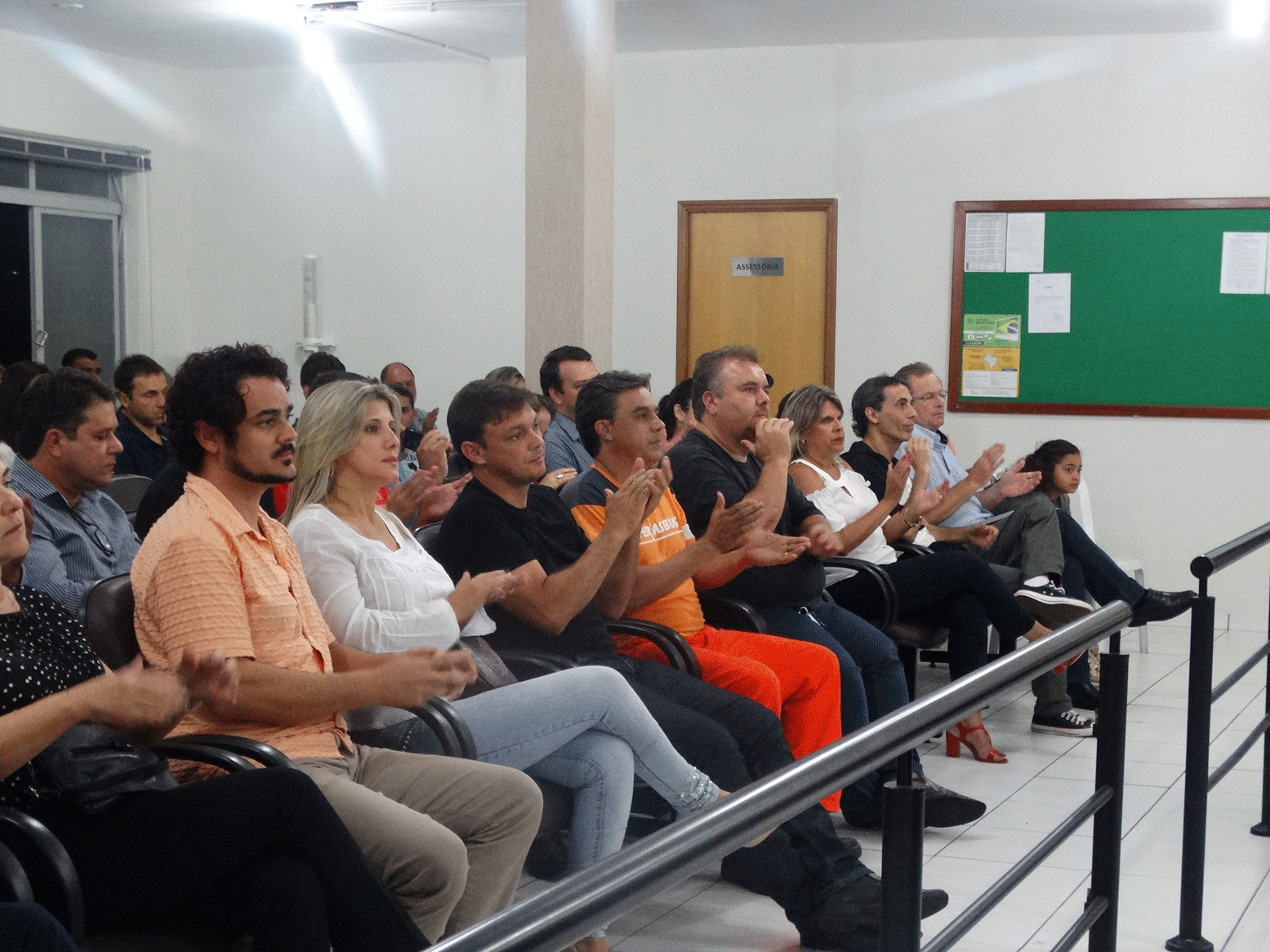13Moção-Público-2.gif