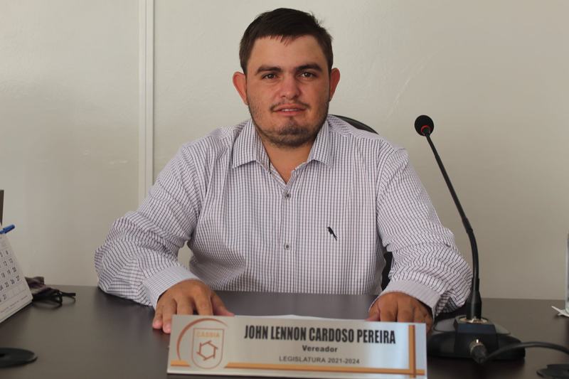 VEREADOR SOLICITA RETOMADA DE CONSTRUÇÃO DE CALÇADA NA AVENIDA ILDEFONSO DEL BIANCO