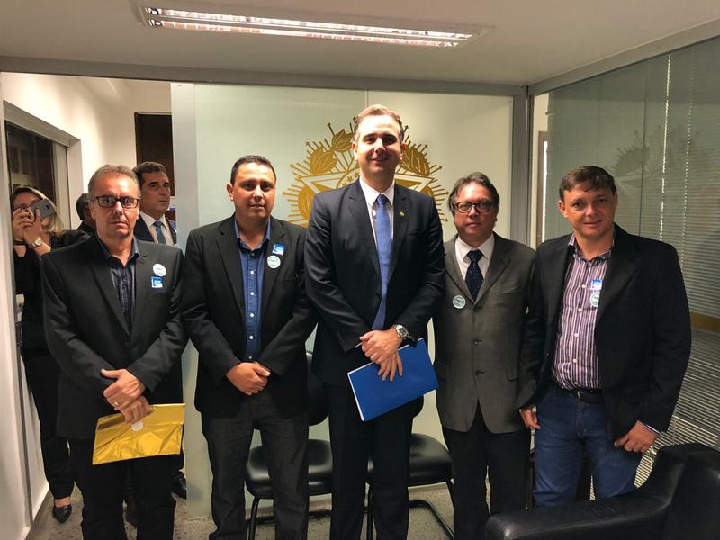 GRUPO DE VEREADORES BUSCA RECURSOS PARA CÁSSIA EM BRASÍLIA