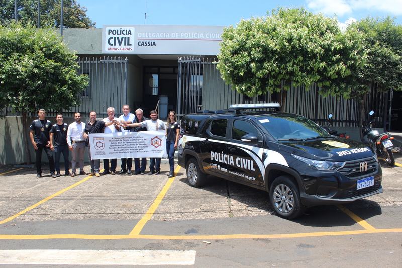 Polícia Civil de Cássia recebe nova viatura
