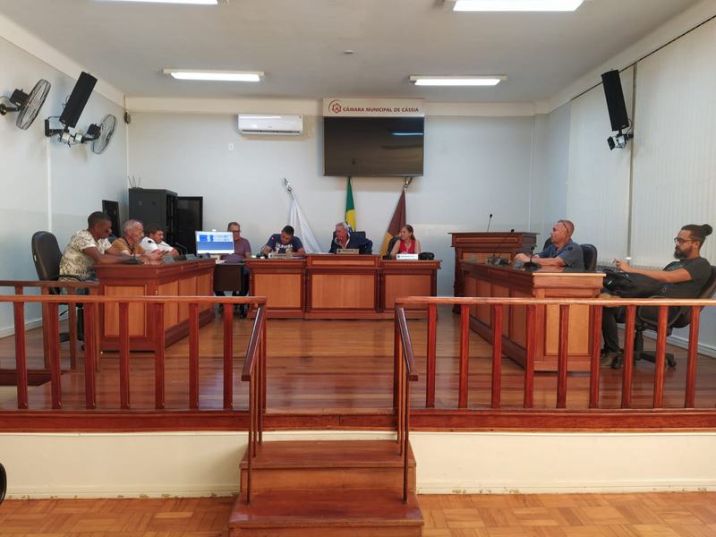 Vereadores aprovam projeto que autoriza parcelamento e desconto no IPTU 2023