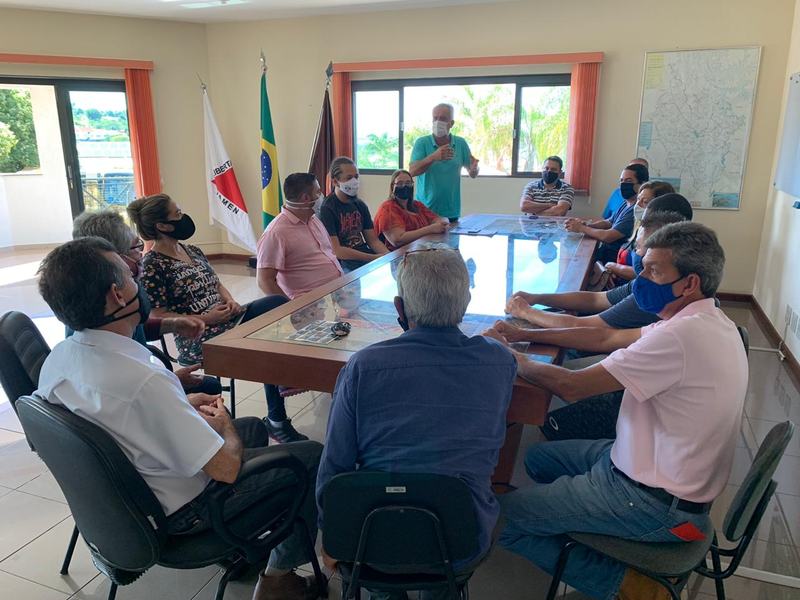 ABERTURA DE SUPERMERCADOS AOS DOMINGOS É DISCUTIDO EM REUNIÃO NA PREFEITURA
