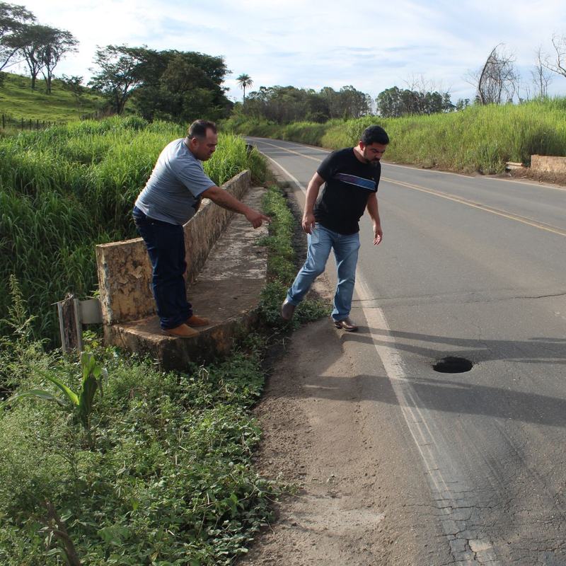 Buraco em ponte na MG-344 preocupa motoristas e mobiliza vereadores em Cássia