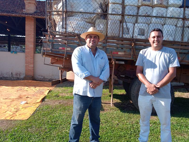 APAMIG REALIZA RECOLHIMENTO DE EMBALAGENS DE AGROTÓXICOS EM CÁSSIA