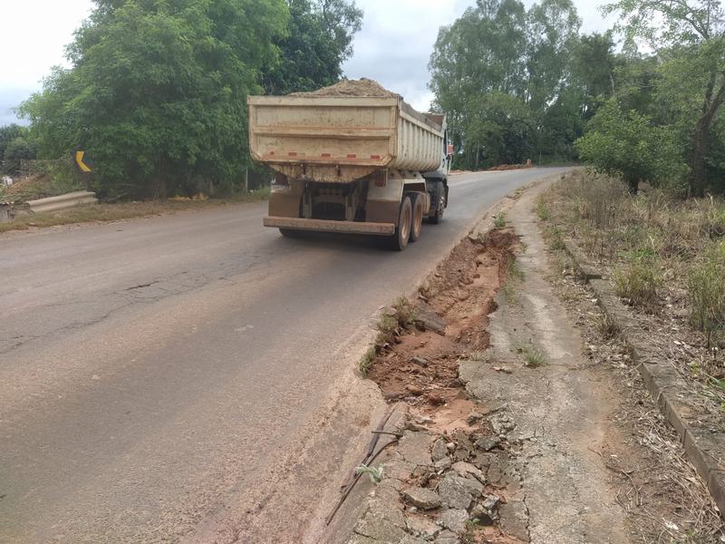 BURACO EM VIA PÚBLICA