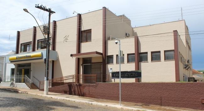 VEREADORES PARTICIPAM DE SOLENIDADE DE PASSAGEM DE COMANDO
