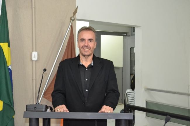VEREADOR HENRIQUINHO ALONSO APRESENTA PROJETO QUE INSTITUI NO CALENDÁRIO DE EVENTOS OFICIAIS DO MUNICÍPIO DE CÁSSIA A SEMANA MUNICIPAL DA JUVENTUDE
