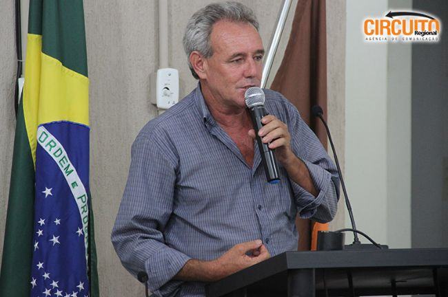 VEREADOR FLÁVIO SOLICITA MELHORIAS EM UNIDADE ESCOLAR RURAL