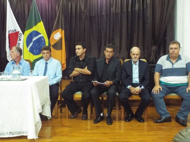 VEREADORES PARTICIPAM DE REUNIÃO COM A ASSESSORIA DE ESPORTE