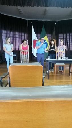VEREADORES ESTIVERAM PRESENTES EM PALESTRA SOBRE A FEBRE AMARELA, MINISTRADA POR REPRESENTANTES DA SECRETARIA REGIONAL DA SAÚDE DE PASSOS.