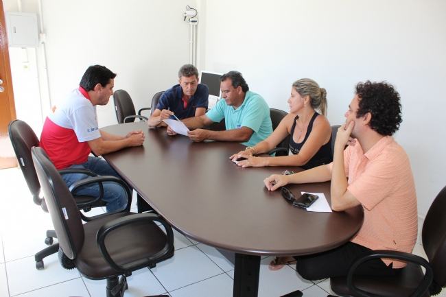 CÂMARA MUNICIPAL DE CÁSSIA DEVOLVE R$ 800 MIL PARA A PREFEITURA