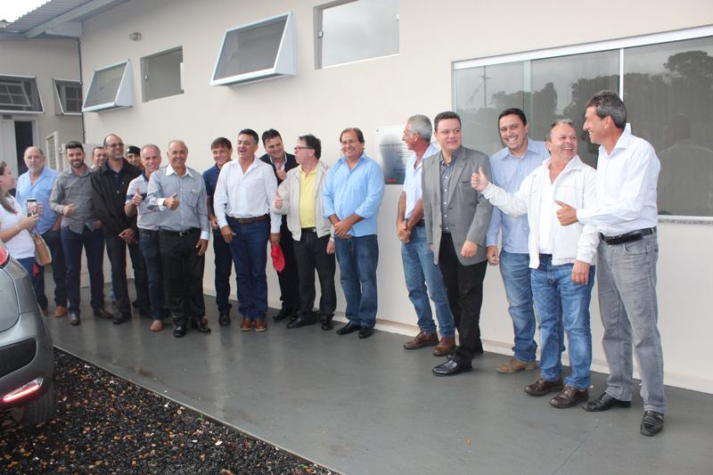 FRIGORÍFICO É INAUGURADO EM CÁSSIA