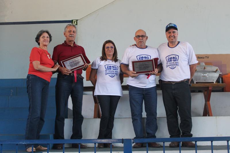 VEREADOR HENRIQUINHO HOMENAGEIA CAMINHONEIROS