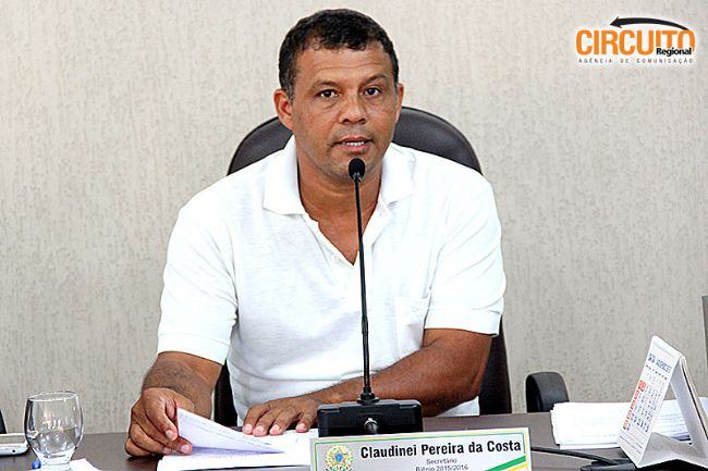 VEREADOR CLAUDINEI VOLTA A COBRAR SINALIZAÇÃO EM BAIRROS