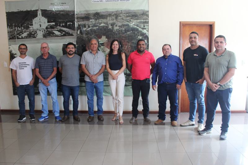 Superintendente Regional de Ensino visita Cássia