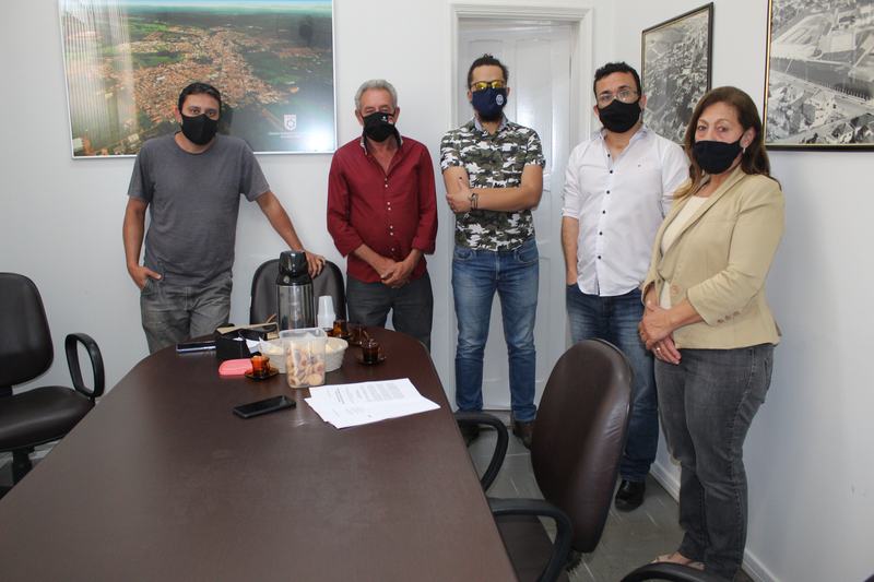 VEREADOR DE SÃO JOÃO BATISTA DO GLÓRIA VISITA CÂMARA MUNICIPAL DE CÁSSIA