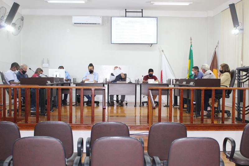 VEREADOR HENRIQUINHO INDICA AO EXECUTIVO PARA REGULAMENTAR E FISCALIZAR O SERVIÇO DE TRANSPORTE REMUNERADO PRIVADO INDIVIDUAL DE PASSAGEIROS