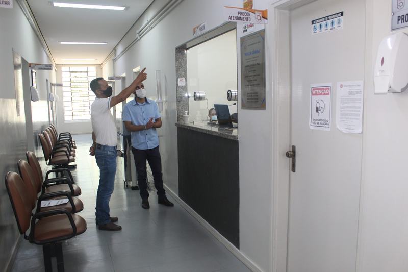 VEREADOR DE CLARAVAL VISITA CÂMARA MUNICIPAL DE CÁSSIA