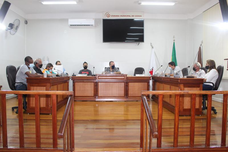 CÂMARA APROVA CINCO PROJETOS EM SESSÃO EXTRAORDINÁRIA