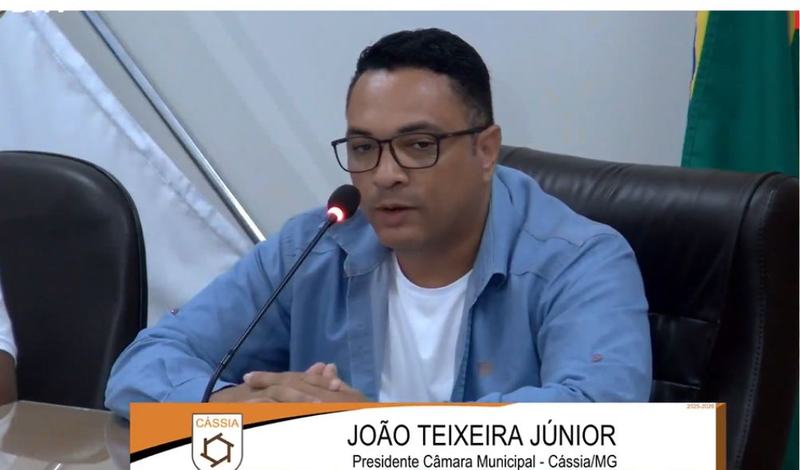 VEREADOR JOÃO TEIXEIRA JÚNIOR SOLICITA INFORMAÇÕES SOBRE DISTRIBUIÇÃO GRATUITA DE ABSORVENTES EM CÁSSIA