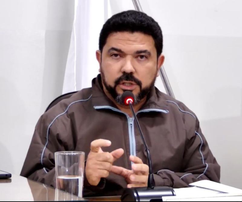 VEREADOR COBRA CUMPRIMENTO DE LEI SOBRE LISTAS DE ESPERA DA SAÚDE