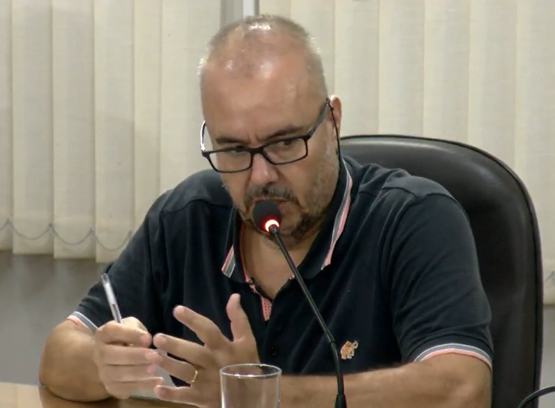 VEREADOR HENRIQUINHO ALONSO SOLICITA AQUISIÇÃO, CULTIVO E DISTRIBUIÇÃO DE MUDAS E SEMENTES DA ÁRVORE DENOMINADA “CROTALÁRIA”.