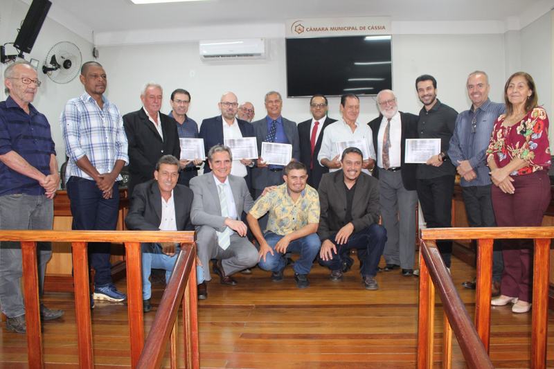 CÂMARA ENTREGA TÍTULOS DE CIDADANIA