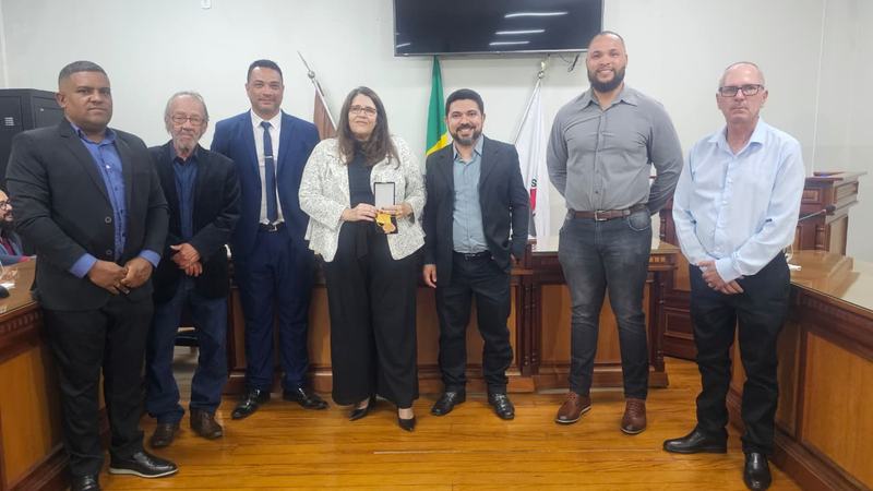 Defensora Pública é homenageada pela Câmara Municipal de Cássia