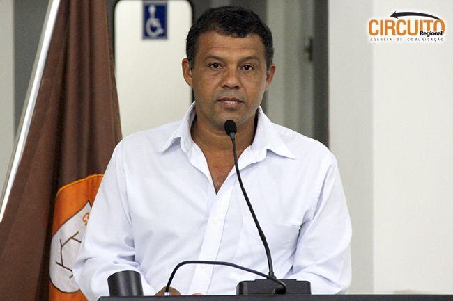 VEREADOR CLAUDINEI PEDE MELHORIAS NA INFRAESTRUTURA DA CIDADE