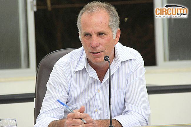 VEREADOR CIRO PEDE CRIAÇÃO DE LEI PARA RETIRADA DE VEÍCULOS DAS VIAS PÚBLICAS