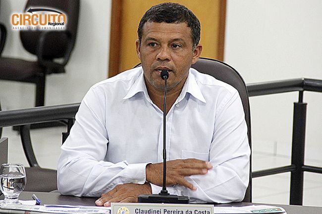 VEREADOR CLAUDINEI SOLICITA MELHORIAS NO COMPLEXO SANTA MARIA