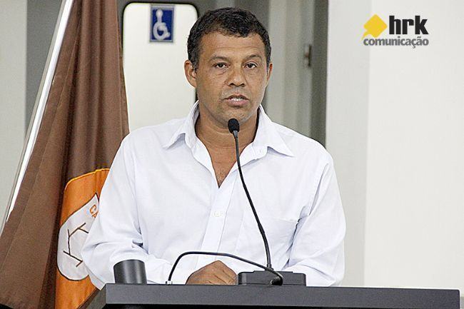 VEREADOR CLAUDINEI PEDE POLICIAMENTO NA SAÍDA DE ALUNOS