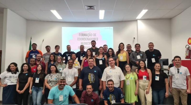 Representantes da Câmara Municipal de Cássia participam de curso de formação de coordenadores municipais do Parlamento Jovem 2024