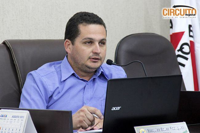PRESIDENTE EZEQUIAS PROPÕE REDUÇÃO DE SALARIO DE VEREADORES E PREFEITO