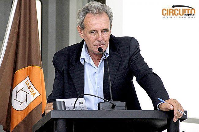VEREADOR FLÁVIO PEDE IMPLANTAÇÃO DE REDUTORES DE VELOCIDADE