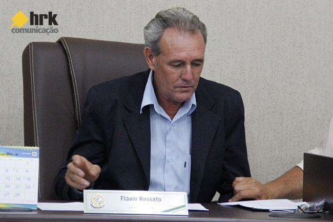 VEREADOR FLÁVIO COMENTA SOBRE MATÉRIA DO JORNAL A COMUNIDADE