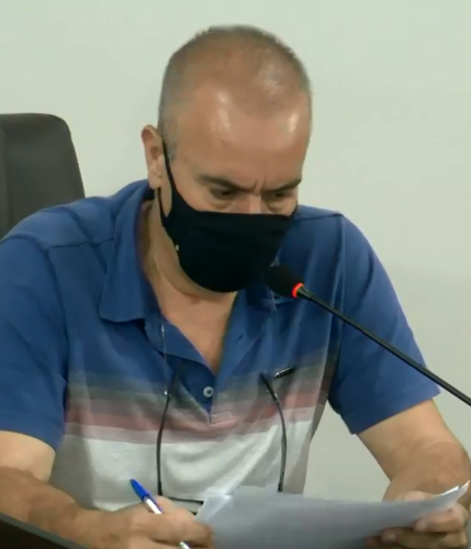 VEREADOR SOLICITA INSTALAÇÃO DE POSTES DE ILUMINAÇÃO EM TRECHOS DE VIAS PÚBLICAS