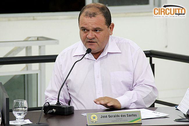 VEREADOR JOSÉ GERALDO SOLICITA LIMPEZA DE TERRENOS PÚBLICOS