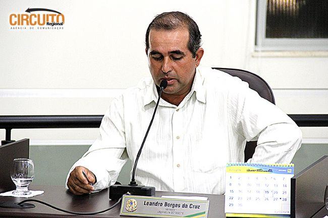 VEREADOR LEANDRO PEDE CONSTRUÇÃO DE PRAÇA NO JARDIM ALVORADA