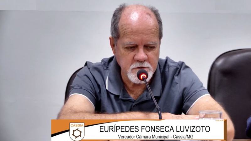 Vereador Hipinho solicita informações sobre horas trabalhadas e salários de operadores de máquinas da prefeitura