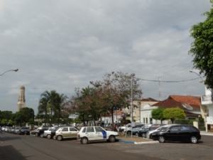 ESTACIONAMENTO NO CENTRO DA CIDADE – UM PROBLEMA A SER RESOLVIDO