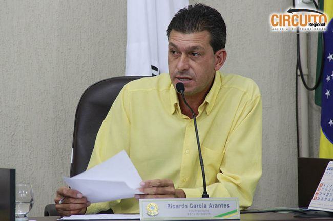 VEREADOR RICARDO APRESENTA MOÇÃO DE CUMPRIMENTOS