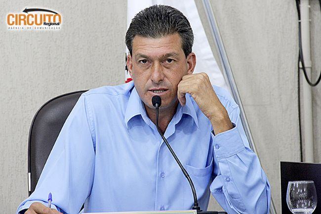 VEREADOR RICARDO REFAZ PEDIDO DE REFORMA DE QUADRAS ESPORTIVAS NA CIDADE
