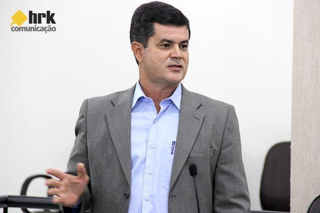 VEREADOR SÉRGIO PEDE INFORMAÇÕES SOBRE PRESTAÇÃO DE SERVIÇOS