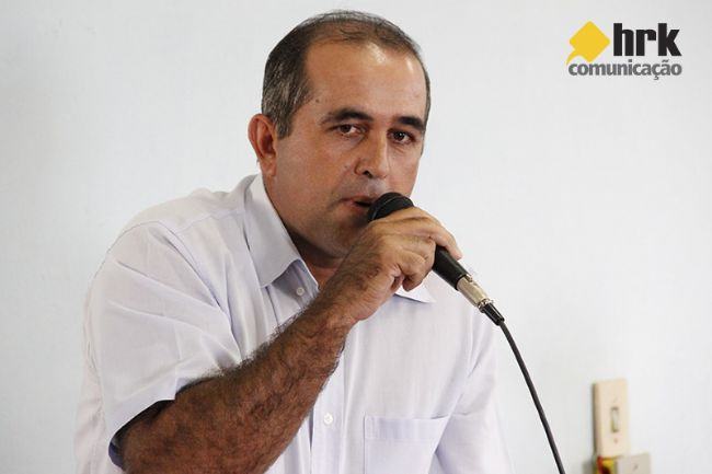 VEREADOR LEANDRO COBRA ILUMINAÇÃO DO BAIRRO NOVO MUNDO