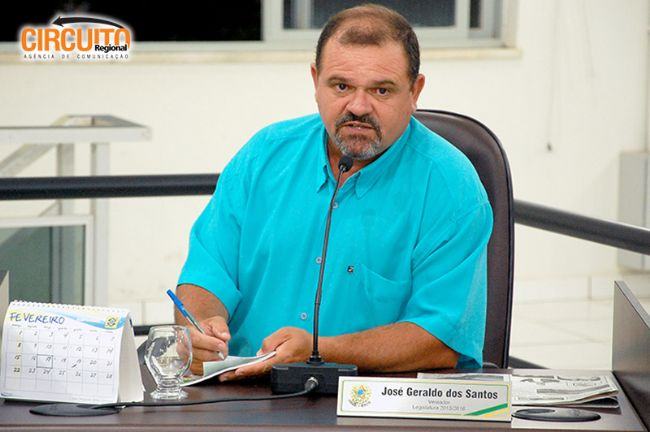 VEREADOR JOSÉ GERALDO PEDE INFORMAÇÕES SOBRE CARGOS E IMPLANTAÇÃO DA ÁREA AZUL